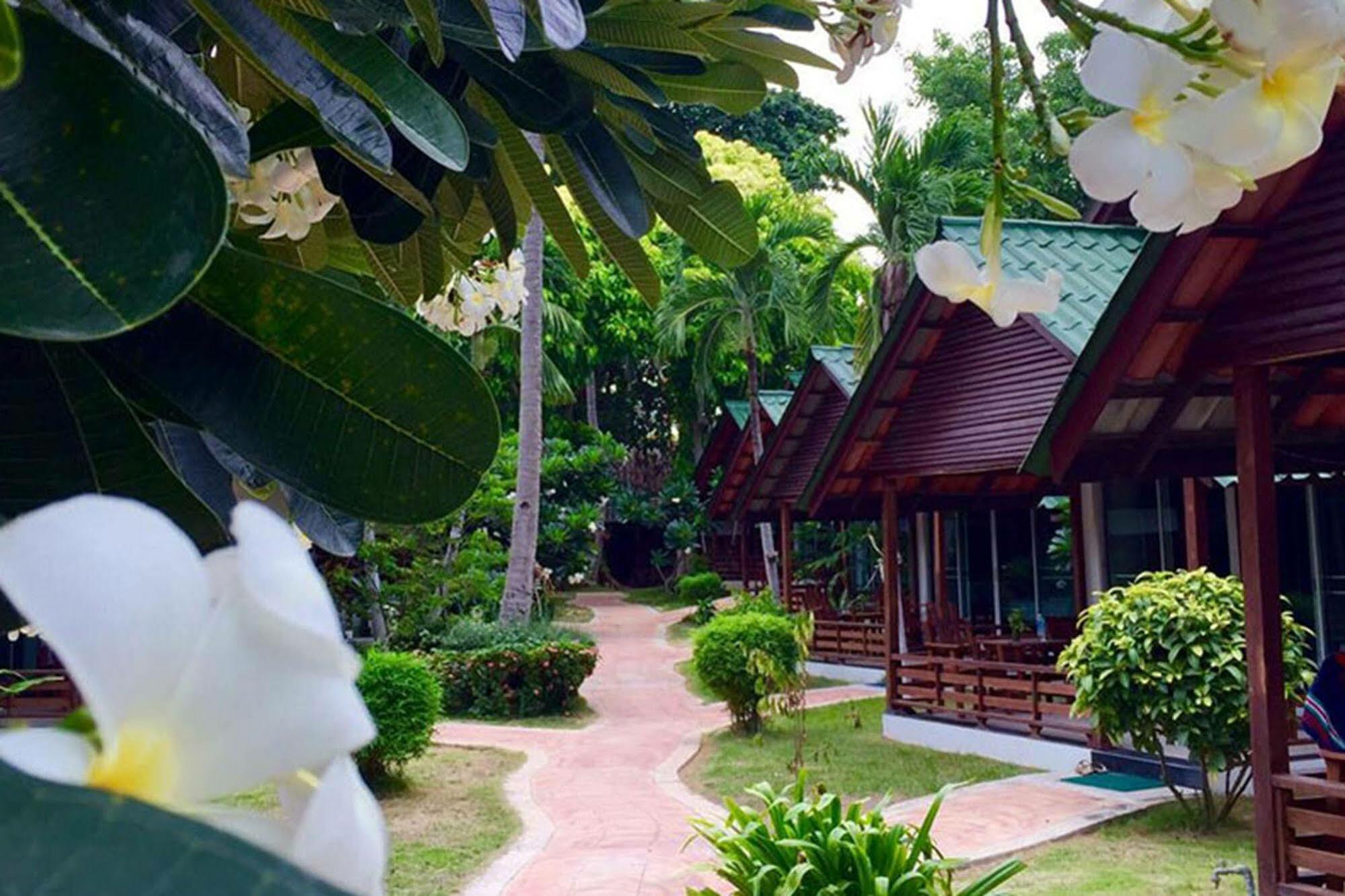 Marine Chaweng Beach Resort Bagian luar foto