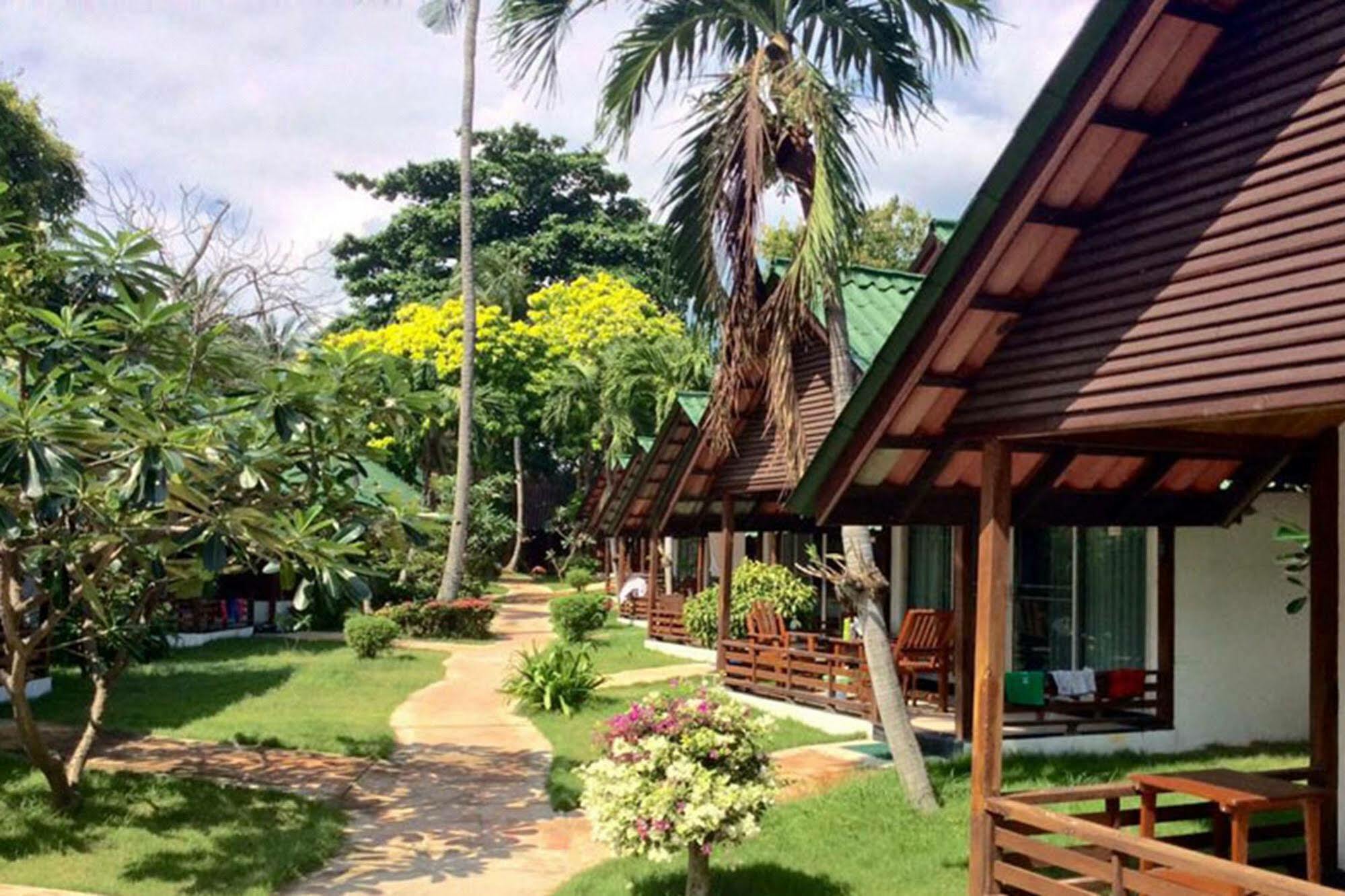 Marine Chaweng Beach Resort Bagian luar foto