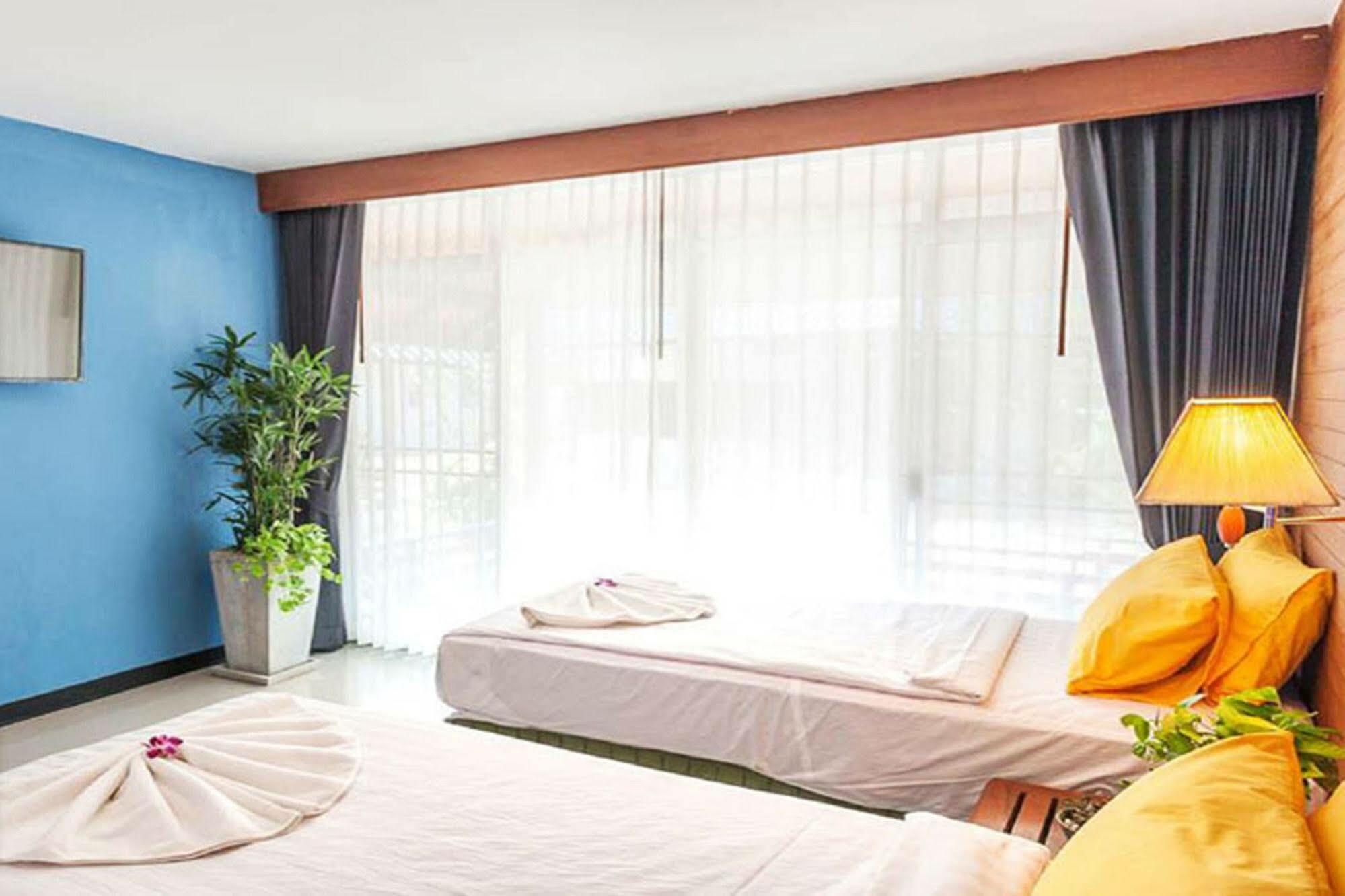 Marine Chaweng Beach Resort Bagian luar foto